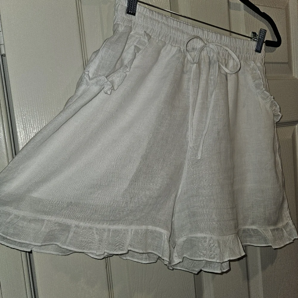 Stark X 100% Linen Shorts Bottoms Medium White Ruffles Pockets Beach Coverup